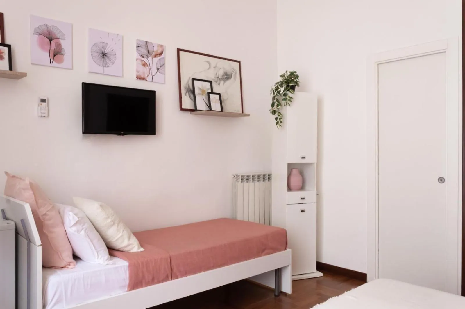 *****  Pomodoro Ac Bed & Breakfast Naples Italy