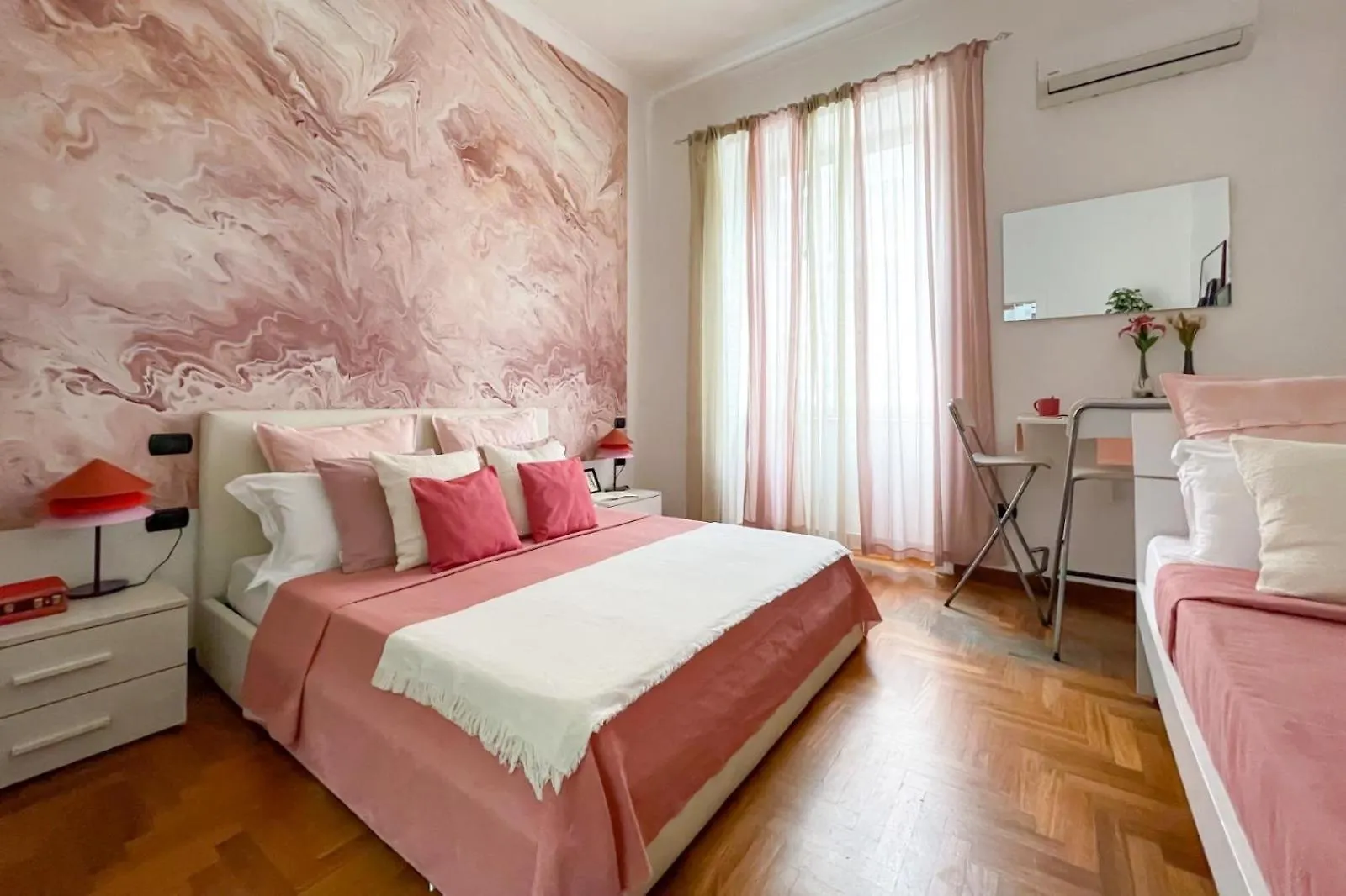 Pomodoro Ac Bed & Breakfast Naples Italy