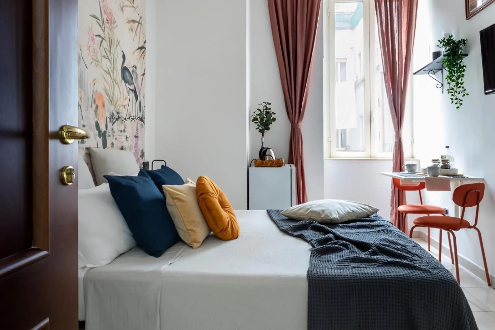나폴리 Pomodoro Ac B&B