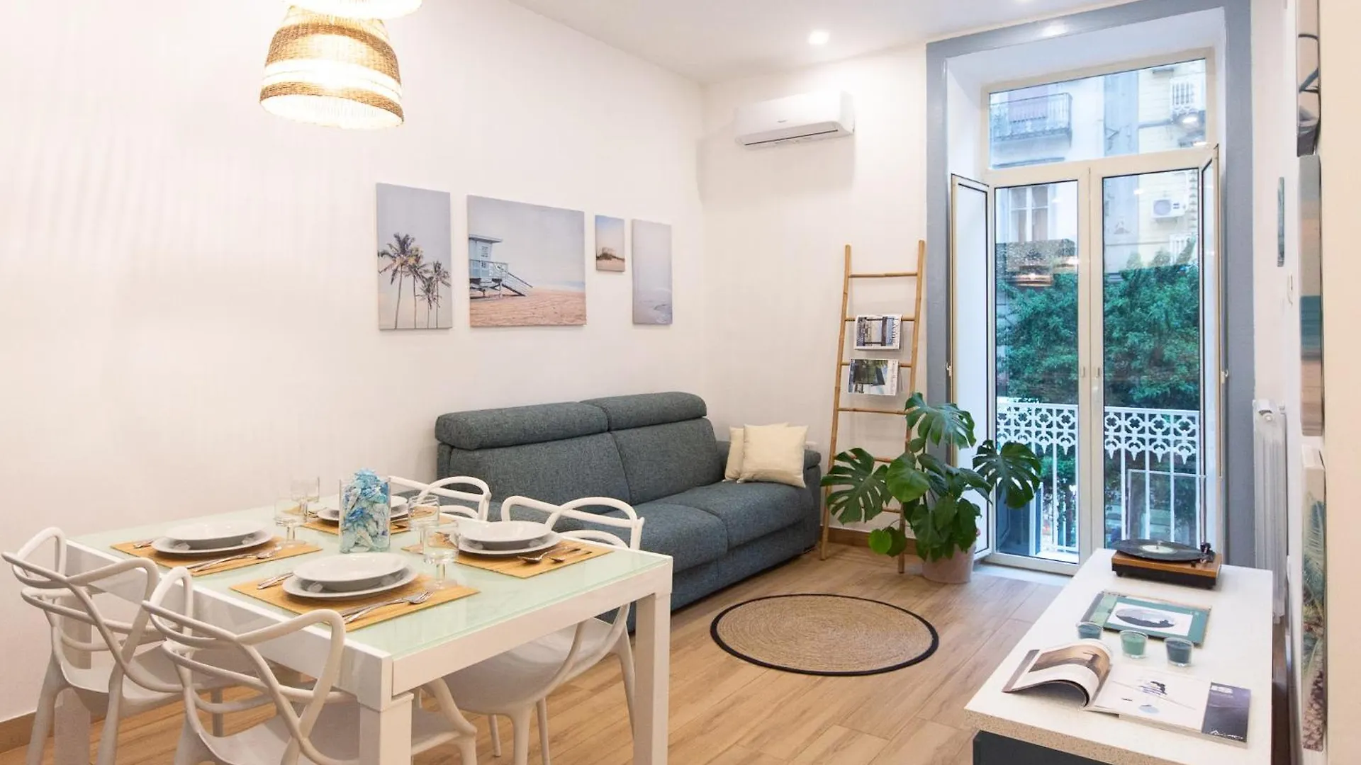 나폴리 Pomodoro Ac B&B